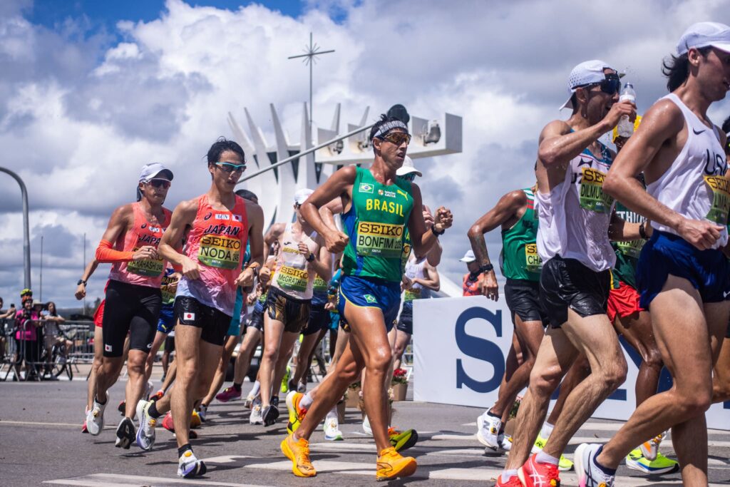 mundial-de-marcha-atletica:-caio-bonfim-fica-com-o-bronze-em-brasilia