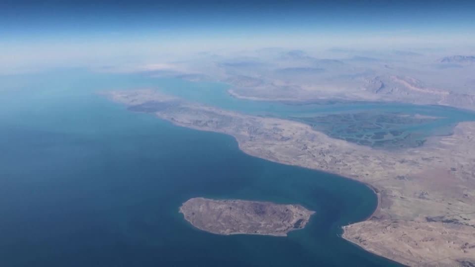 petroleiro-cruza-estreito-de-ormuz-em-aparente-desafio-ao-bloqueio-de-trump