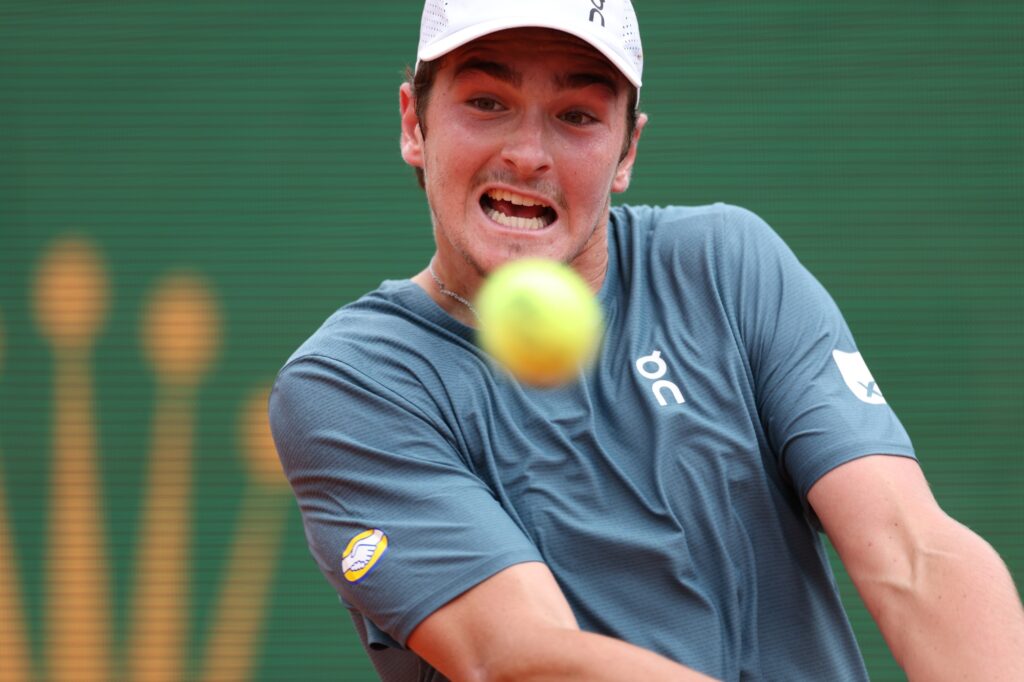 joao-fonseca-vence-alejandro-tabilo-em-estreia-no-atp-de-munique