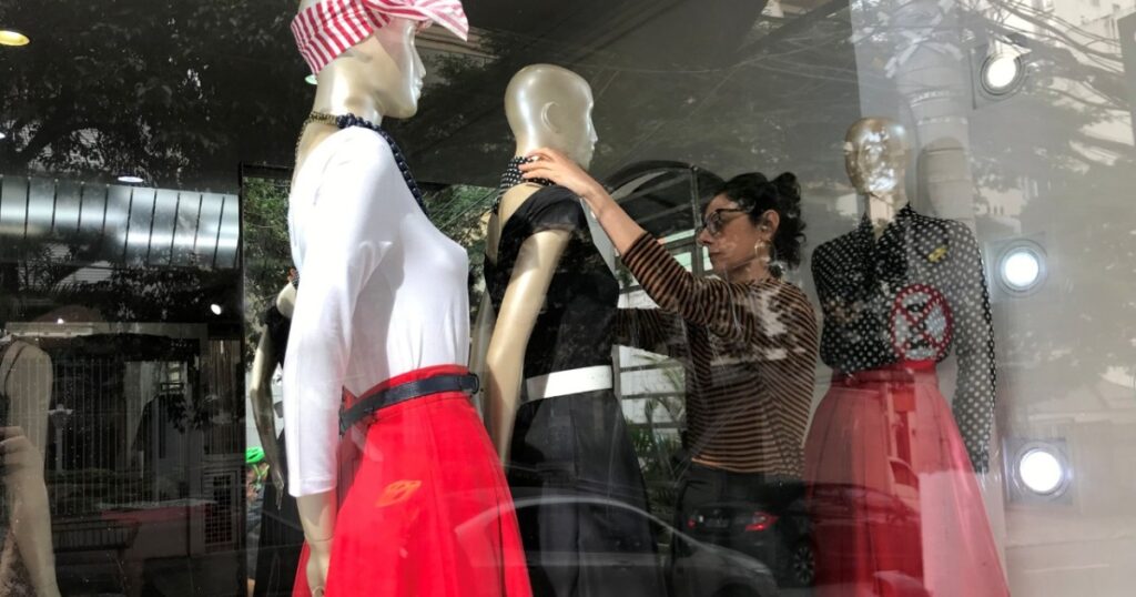 servicos-do-brasil-crescem-em-fevereiro-pelo-2o-mes,-mas-abaixo-do-esperado