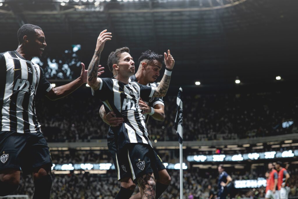 cassierra-marca-no-fim-e-atletico-mg-vence-a-primeira-na-sul-americana