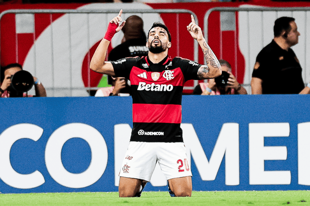 flamengo-goleia-independiente-medellin-e-segue-100%-na-libertadores