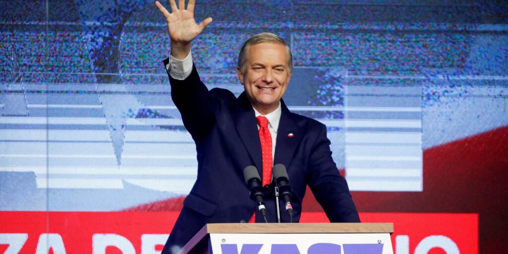 nova-politica-de-imigracao:-chile-faz-primeiro-voo-com-deportados