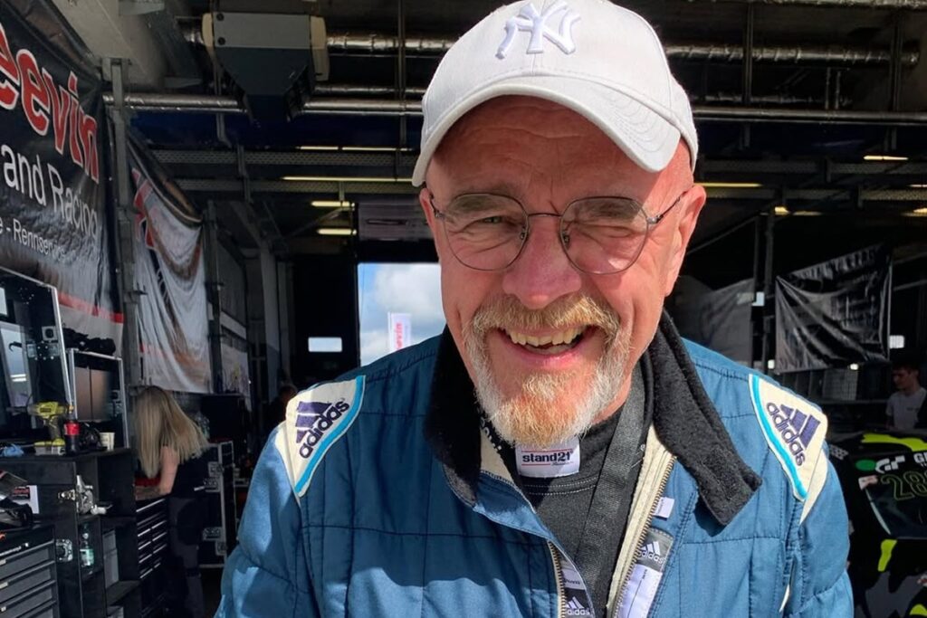 24h-de-nurburgring:-piloto-morre-em-grave-acidente-e-6-ficam-feridos