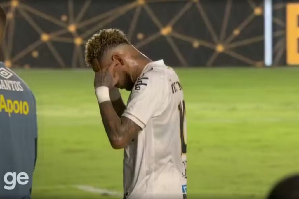 neymar-responde-criticas-apos-web-apontar-que-teria-tampado-os-ouvidos