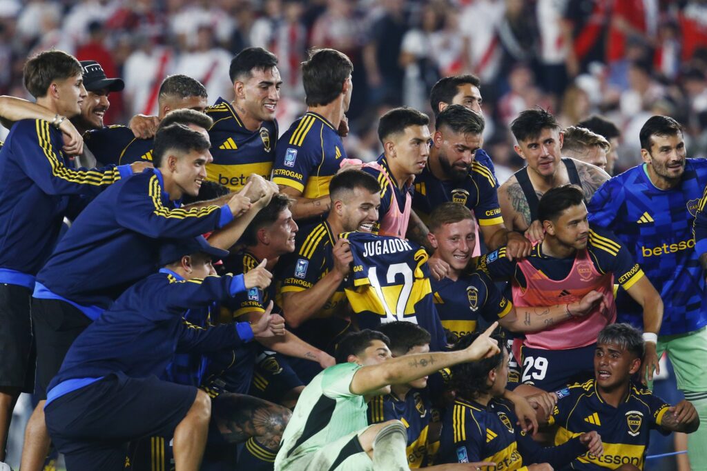 river-plate-faz-festa,-mas-boca-jrs.-vence-no-monumental-de-nunez