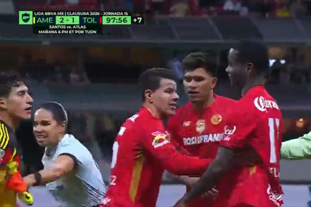 ex-sao-paulo-causa-briga-generalizada-no-campeonato-mexicano.-veja-video