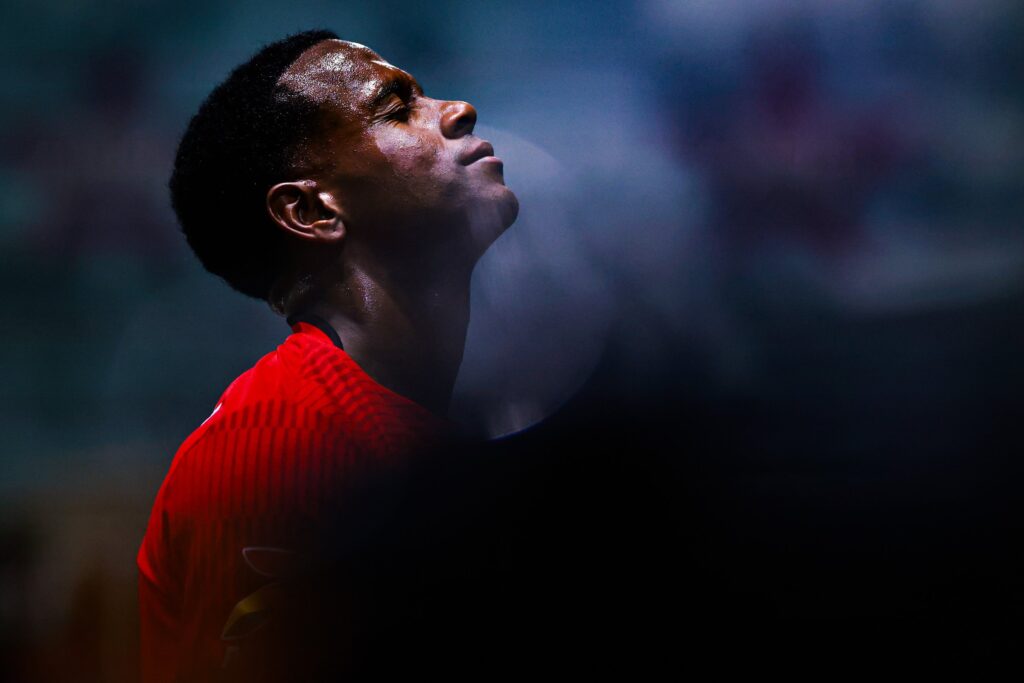 toluca-denuncia-insultos-racistas-contra-atacante-helinho,-ex-bragantino