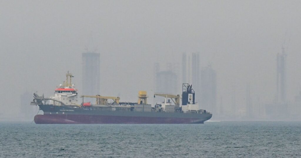 setor-de-transporte-maritimo-aguarda-retomada-de-travessias-por-ormuz