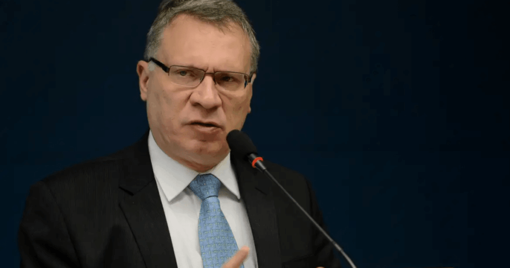 ex-ministro-da-justica-eugenio-aragao-ira-compor-defesa-de-ex-brb