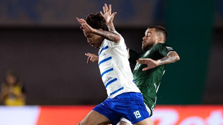 com-golaco,-goias-empata-no-fim-e-frustra-cruzeiro-na-copa-do-brasil