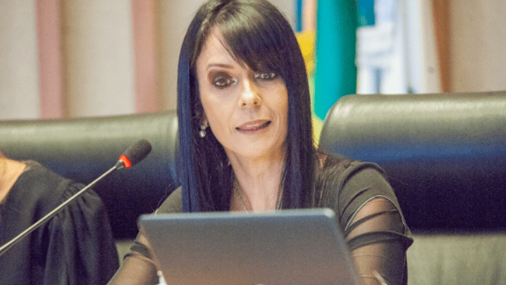 moraes-decreta-prisao-domiciliar-de-condenada-do-nucleo-2-do-plano-de-golpe