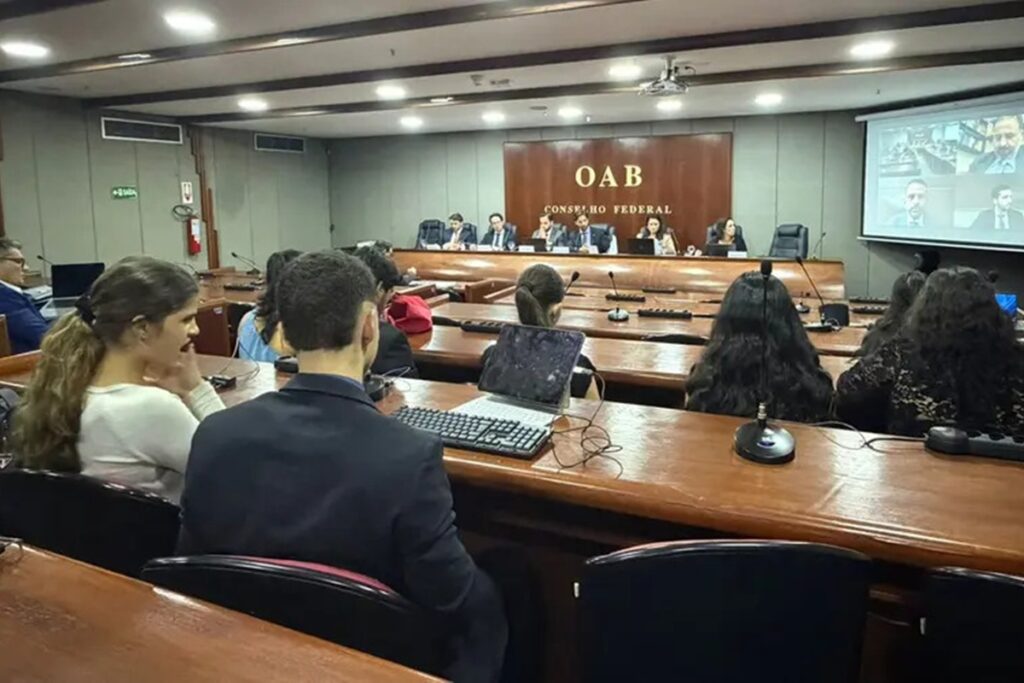 stjd-mantem-absolvicao-do-atletico-mg-por-canto-homofobico-da-torcida