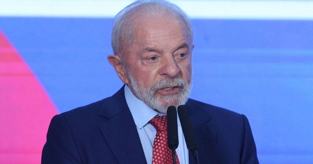 lula-afaga-militancia,-mas-cobra-programa-“factivel”-do-pt-para-2026