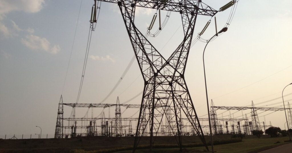 analise:-bandeira-amarela-na-conta-de-luz-em-maio-pressionara-inflacao