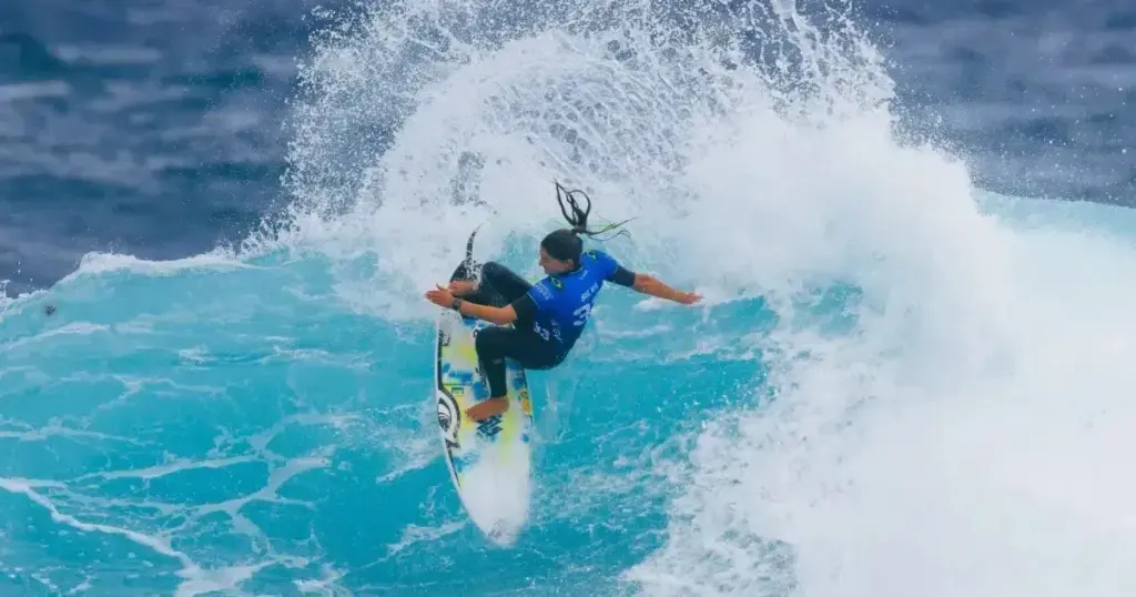 luana-silva-perde-na-ultima-onda-e-fica-com-segundo-lugar-em-margaret-river