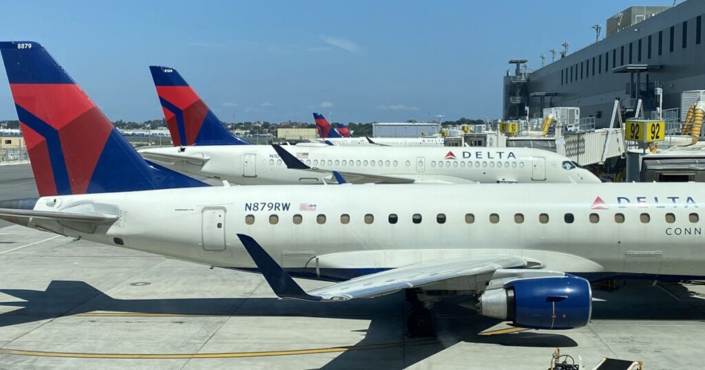 companhias-aereas-americanas-mantem-tarifas,-mesmo-com-custos-menores