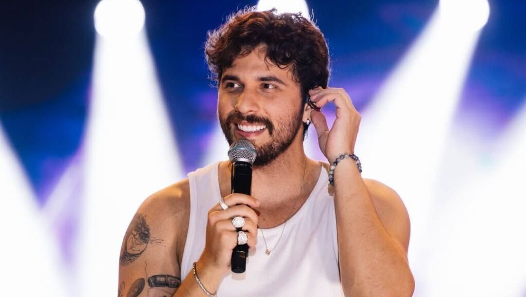 gustavo-mioto-confirma-estar-solteiro-e-brinca:-“so-servico-sem-nota”