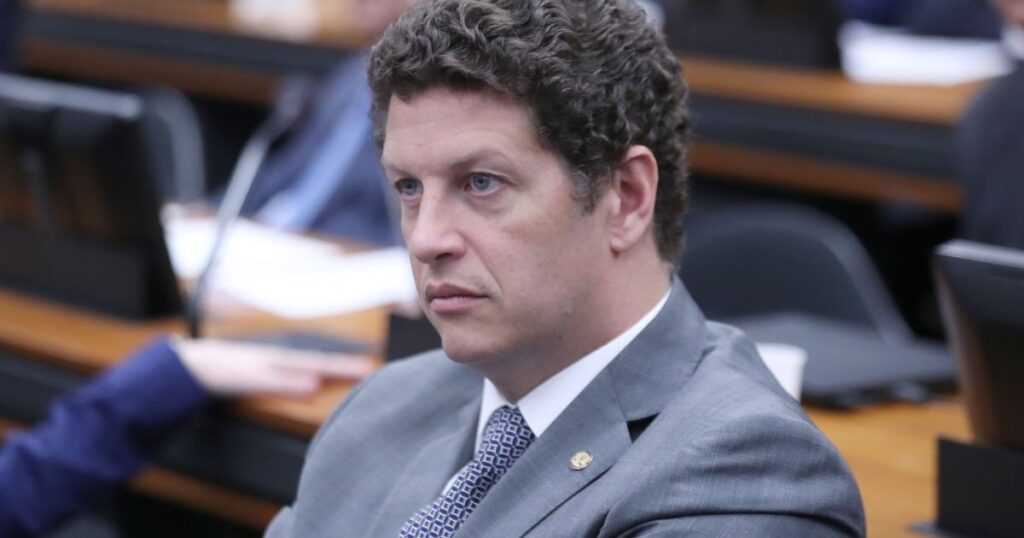 fim-da-6×1:-ricardo-salles-diz-que-vai-acionar-stf-contra-pl-do-governo