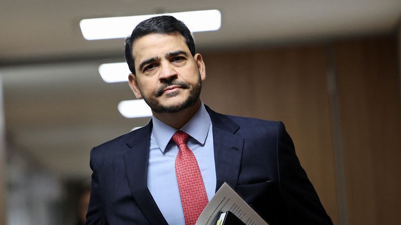 com-manobra-na-ccj,-governo-calcula-ter-16-votos-para-messias