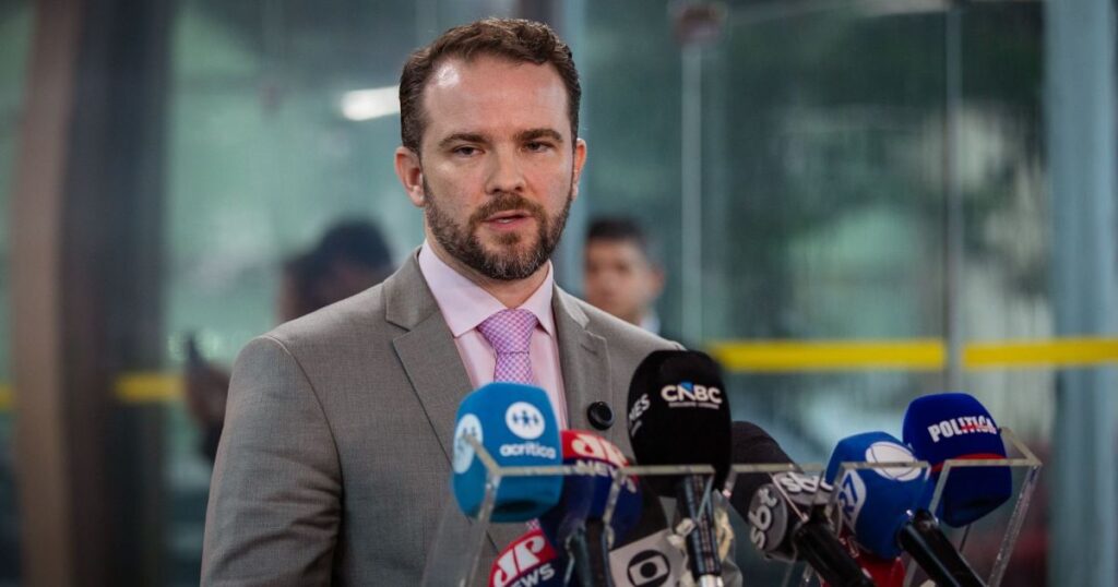 com-criticas-ao-uso-do-fgts,-governo-deve-fechar-regras-do-novo-desenrola