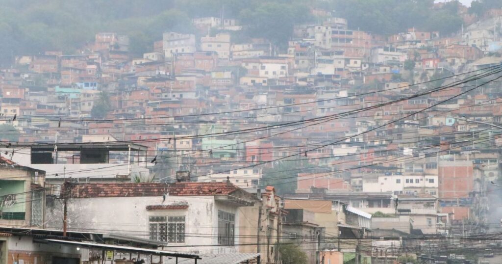fogo-cruzado:-rotina-de-tiroteios-segue-na-penha-6-meses-apos-megaoperacao