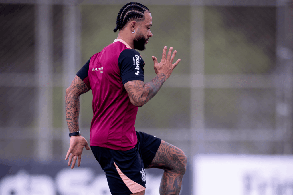 memphis-depay-inicia-transicao-fisica-apos-lesao-na-coxa-direita