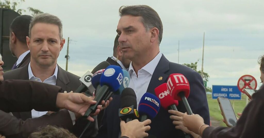 flavio-diz-que-bolsonaro-celebrou-decisao-sobre-dosimetria:-“muito-feliz”