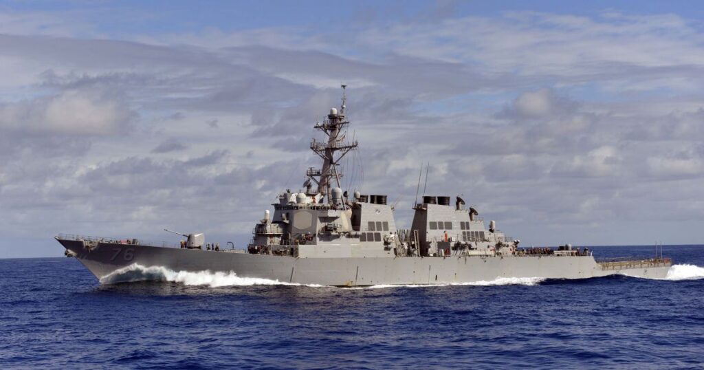 navio-de-guerra-dos-eua-perdeu-potencia-e-propulsao-por-horas