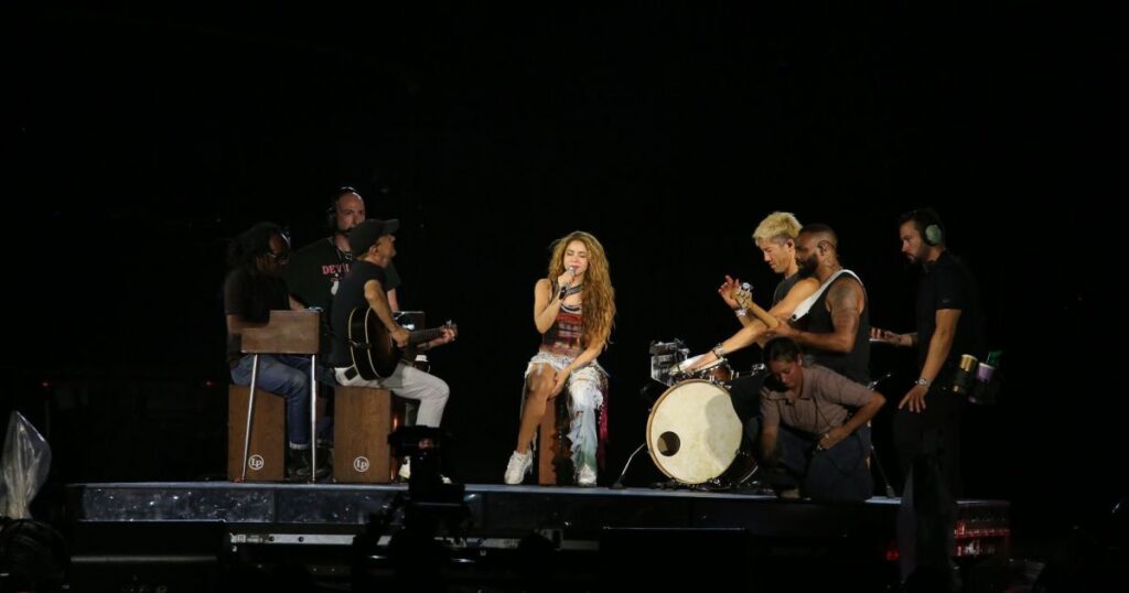 veja-participacoes-especiais-reveladas-no-ensaio-de-shakira