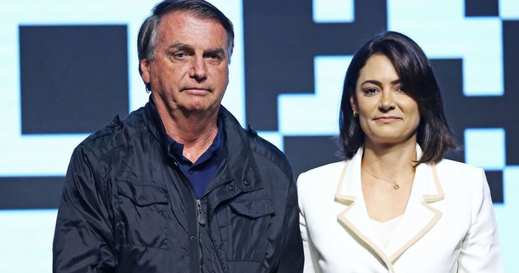 “conseguiu-tomar-sopa”,-diz-michelle-sobre-estado-de-bolsonaro-pos-cirurgia