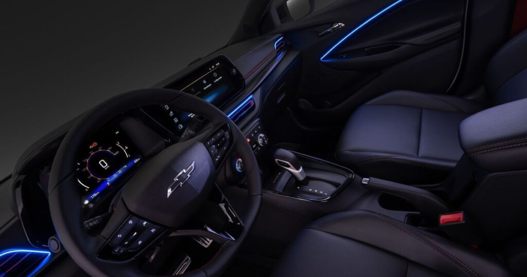 chevrolet-sonic-revela-interior-e-mira-rivais-diretos-no-brasil