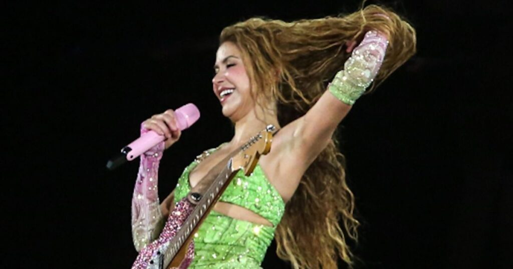 shakira-no-rio:-veja-5-momentos-iconicos-do-megashow-em-copacabana
