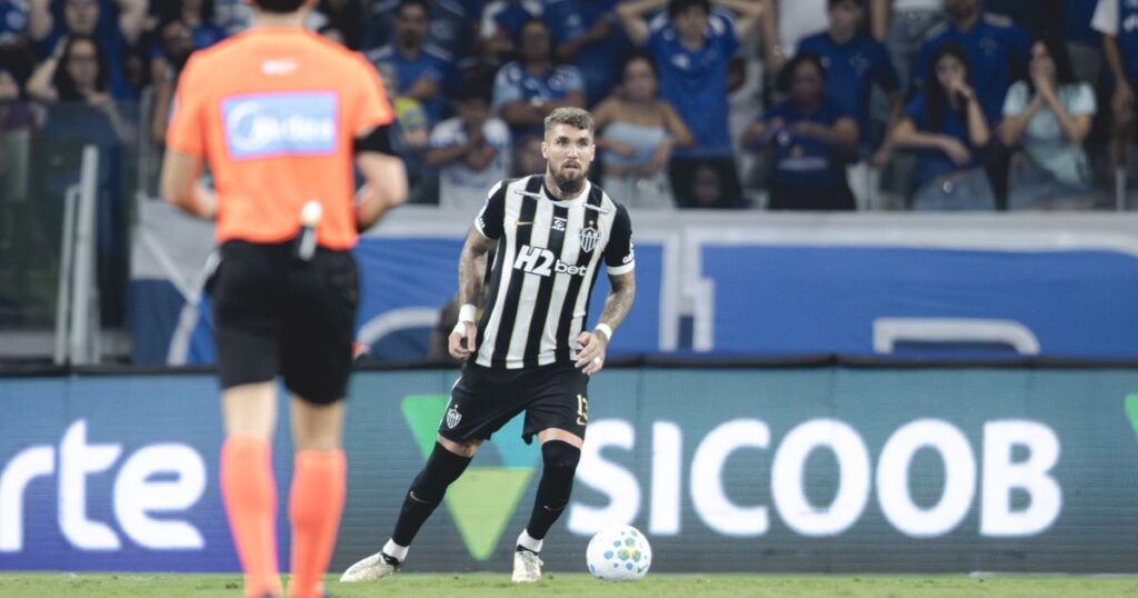 influenciador-da-globo-sai-em-defesa-de-lyanco,-do-atletico,-por-expulsao