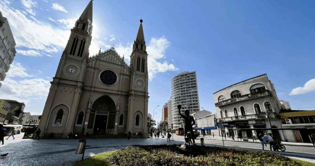 semana-em-curitiba-sera-marcada-por-variacoes-expressivas-no-tempo