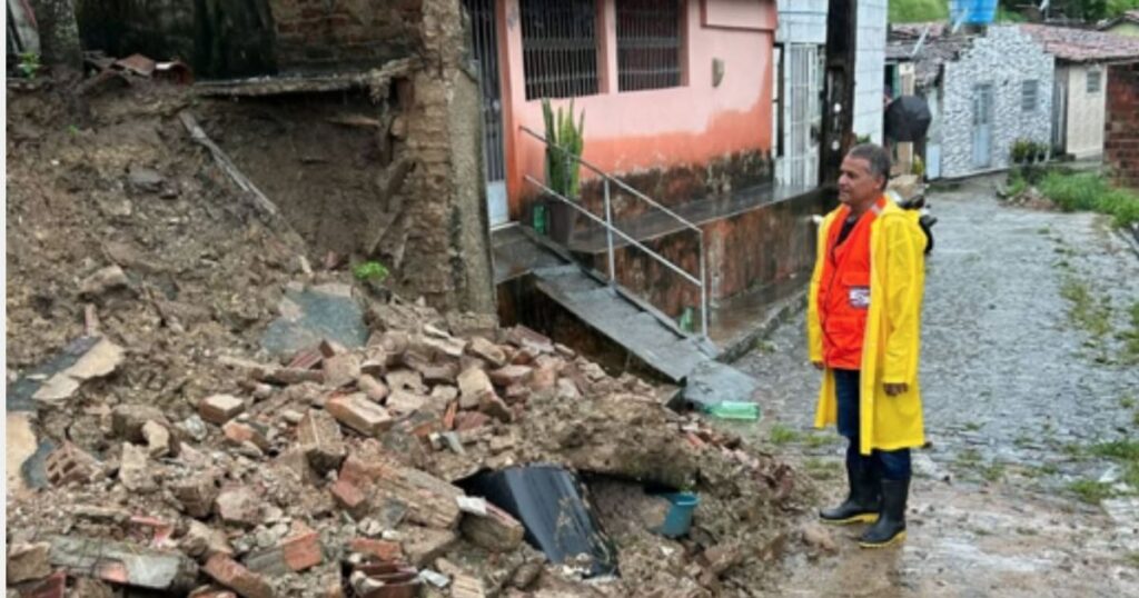 quase-10-mil-estao-desalojados-e-desabrigados-apos-temporais-em-pernambuco