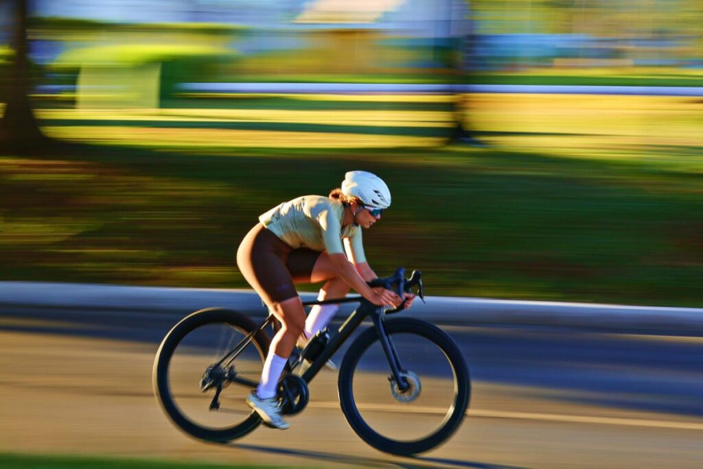 metropoles-endurance-ciclismo:-atleta-sabrina-doumen-conta-como-esporte-mudou-sua-vida.-faca-sua-inscricao!