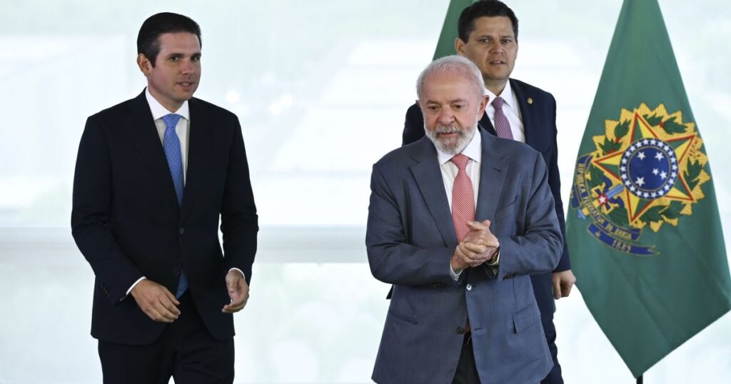 lula-nao-deve-comparecer-em-evento-que-reune-fachin,-alcolumbre-e-hugo