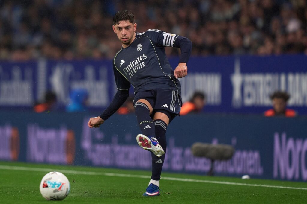 real-madrid-confirma-traumatismo-em-valverde-apos-briga-com-tchouameni