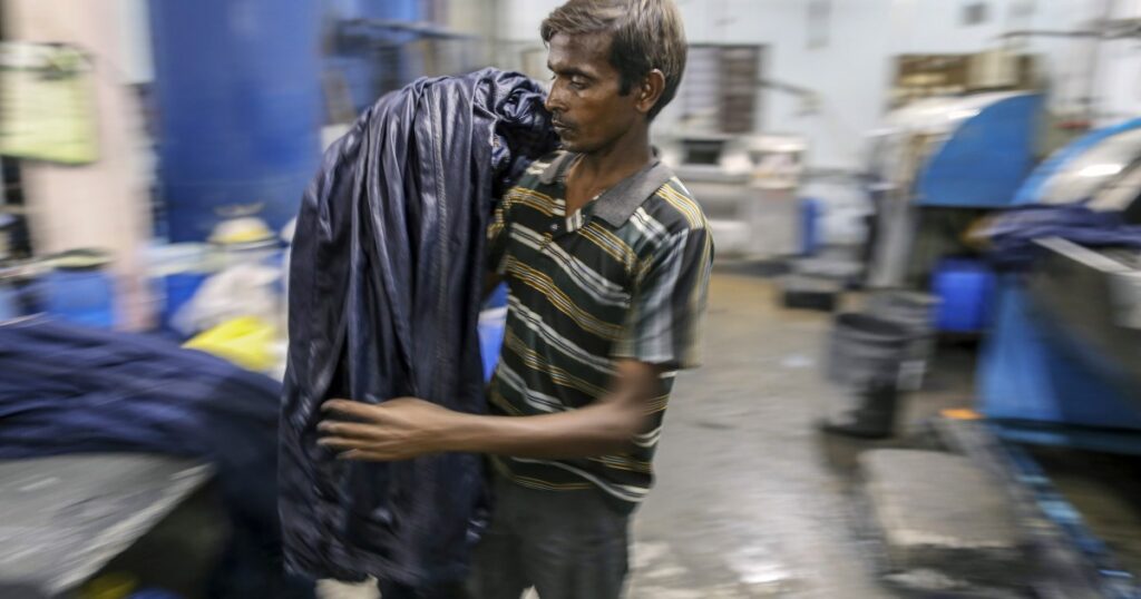 cidade-da-india-recebe-toneladas-de-“fast-fashion”-e-ve-crise-ambiental