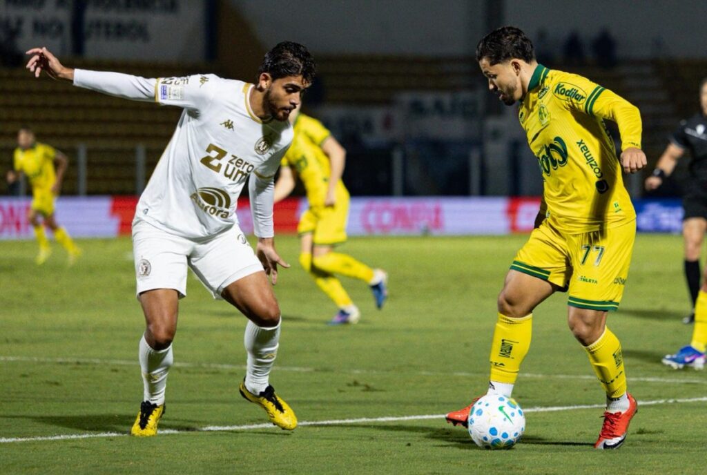 brasileirao:-mirassol-sai-na-frente,-mas-chapecoense-busca-empate