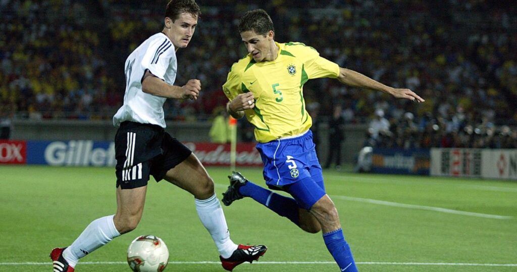 campeao-mundial-pelo-brasil-ve-dificuldade-nas-laterais-da-selecao