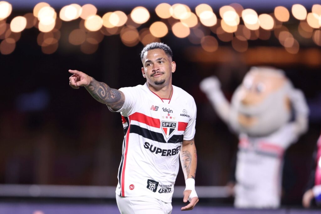 luciano-cobra-elenco-do-sao-paulo-apos-derrota-para-o-corinthians