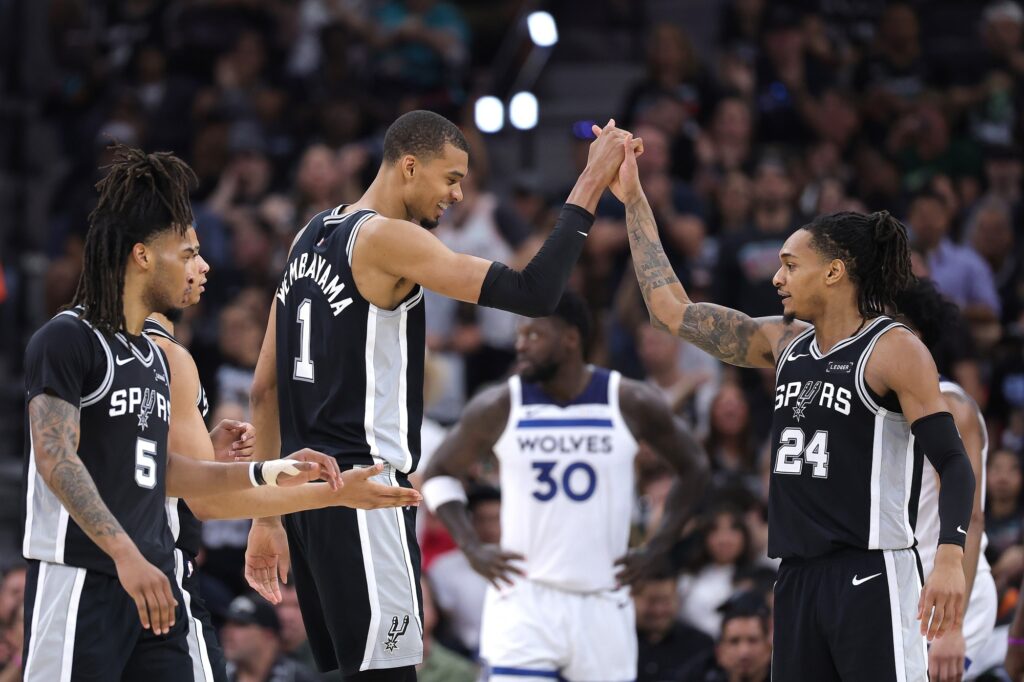nba:-spurs-superam-wolves-e-se-aproximam-da-final-da-conferencia-oeste