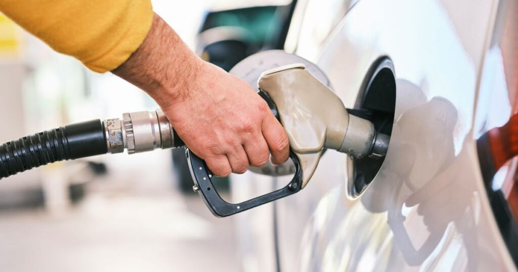 guerra-no-ira:-eua-tem-poucas-alternativas-para-aliviar-gasolina;-entenda
