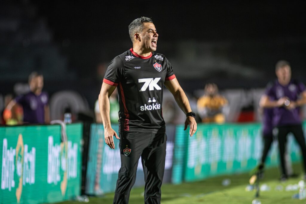 jair-ventura-fala-sobre-classificacao-e-exalta-ambiente-no-barradao