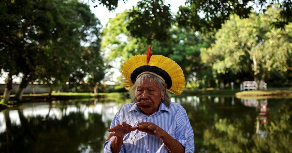 cacique-raoni-e-internado-com-problemas-respiratorios-em-uti-em-mato-grosso