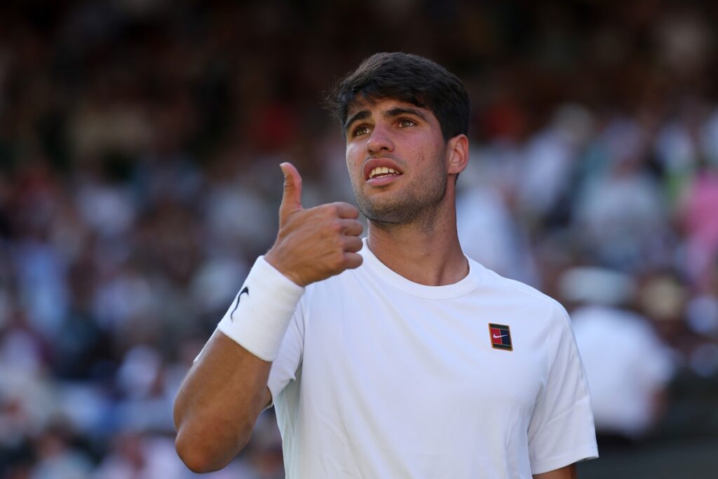 bicampeao,-alcaraz-anuncia-ausencia-em-wimbledon-por-lesao-no-punho