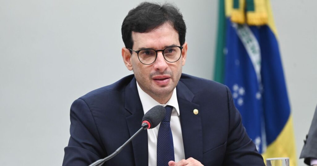 relator-da-pec-6×1-adia-apresentacao-de-relatorio-na-camara