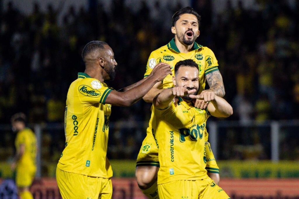 mirassol-vence-fora-de-casa-e-garante-vaga-nas-oitavas-da-libertadores